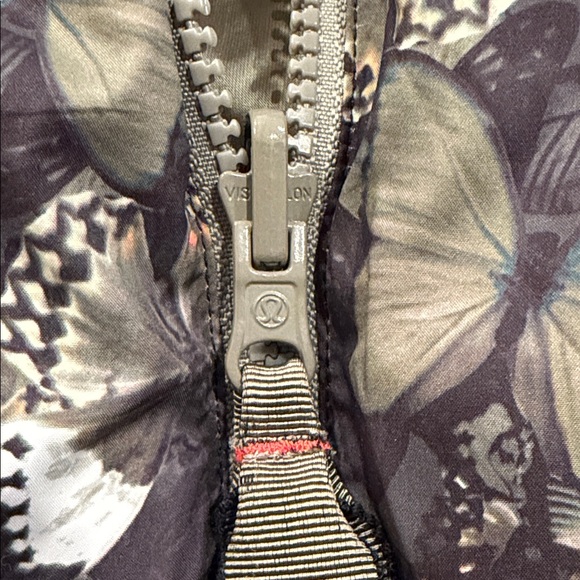 lululemon athletica Reversible Butterfly Puffer Vest - Picture 7 of 11